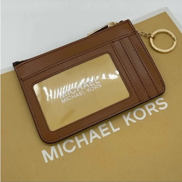 Michael Kors Small TZ Coinpouch w/ID
Leather Brown - Picture 2 of 5